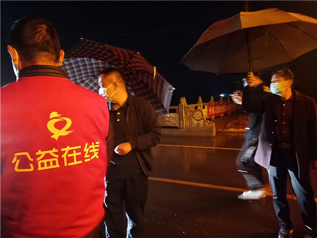 manbetx官方下载
的那抹云霞——记志愿者张云霞女士