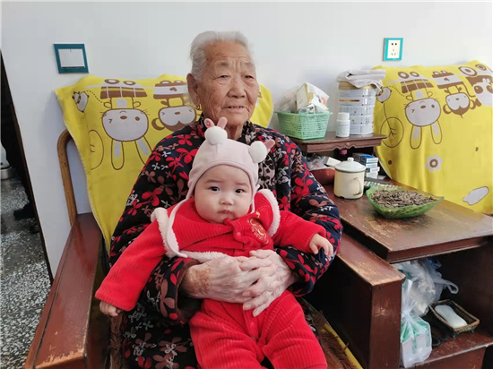 manbetx官方下载
淄博站为九十岁以上老人祝寿