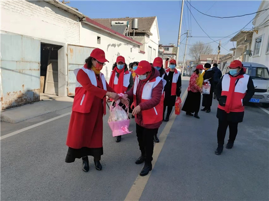 manbetx官方下载
淄博站为九十岁以上老人祝寿