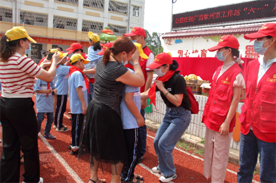 庆·六一“微爱童行 呵护特殊儿童成长”——manbetx官方下载
钦州市工作站